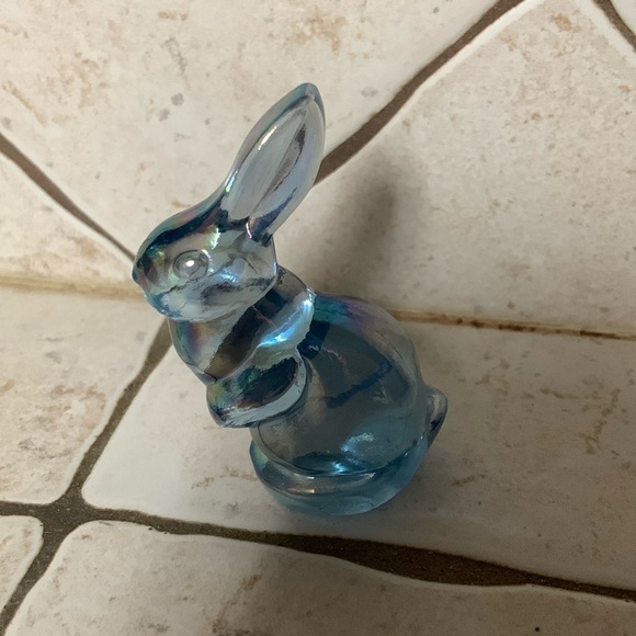 Fenton Iridescent Blue Carnival Glass Bunny - Picture 1 of 5